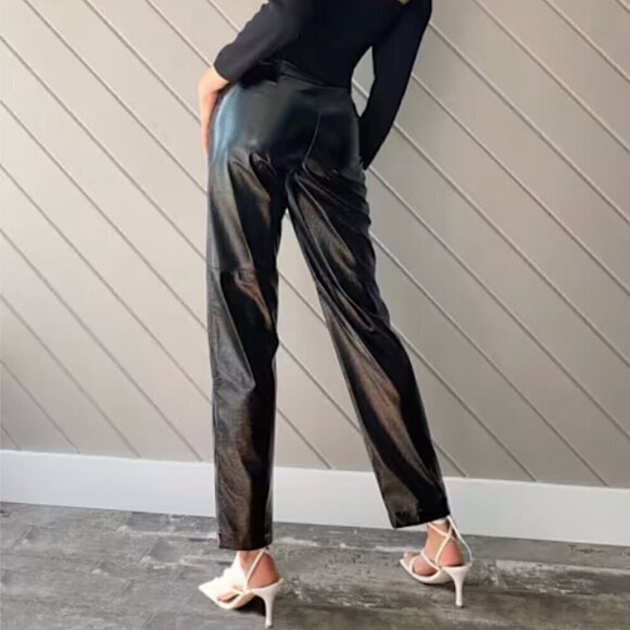 Wilfred Aritzia funk pant High-rise, glossy vinyl black pants size 8 - Picture 2 of 9